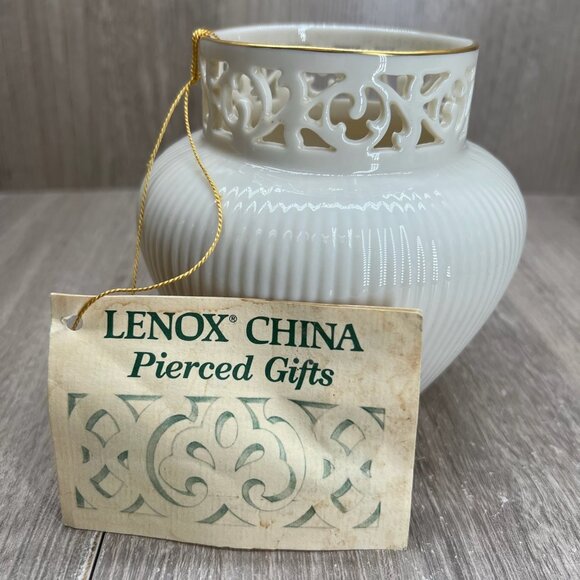 Vtg Lenox Tracery Pierced Vase Porcelain 1980s Collectible Decor Gold Rim Ivory - Picture 1 of 10